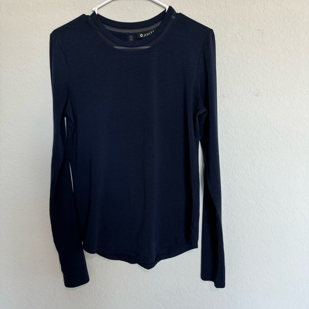 ATHLETA LONG SLEEVE TOP Navy COLOR WITH MESH SIZE SMALL